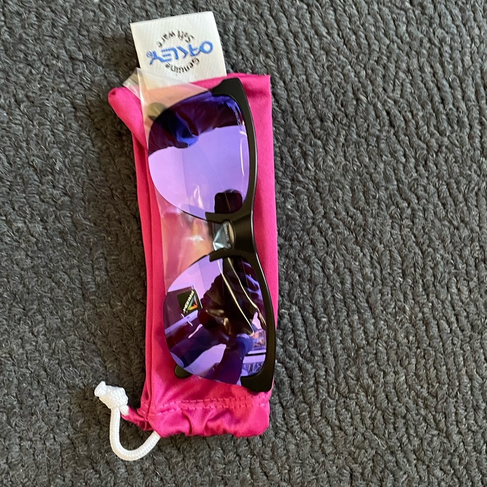 Brand new Oakley sport sunglasses!